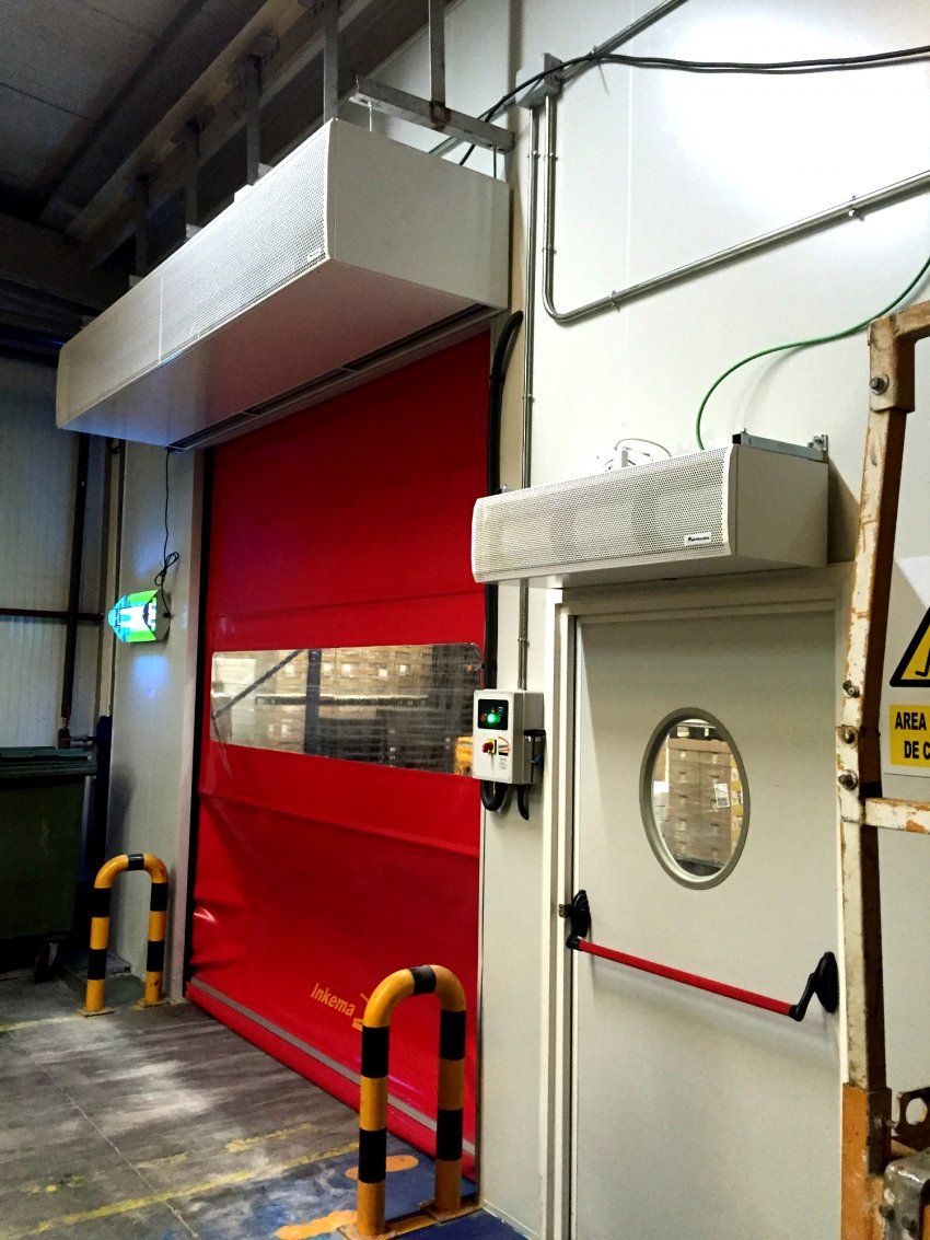 Descubre el funcionamiento de las cortinas de aire industriales y su  efectividad