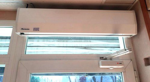 Instalación de cortinas de aire