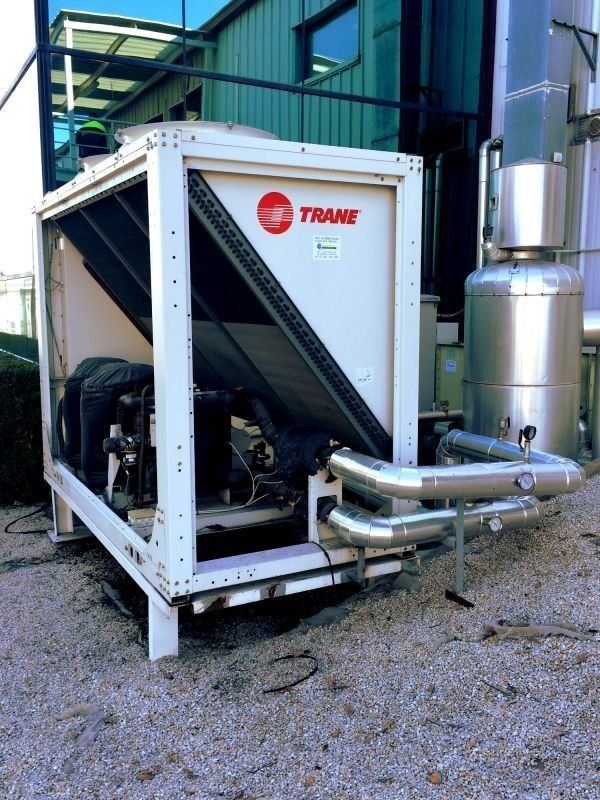 Enfriadora industrial para sistema de climatización en mantenimiento en Madrid